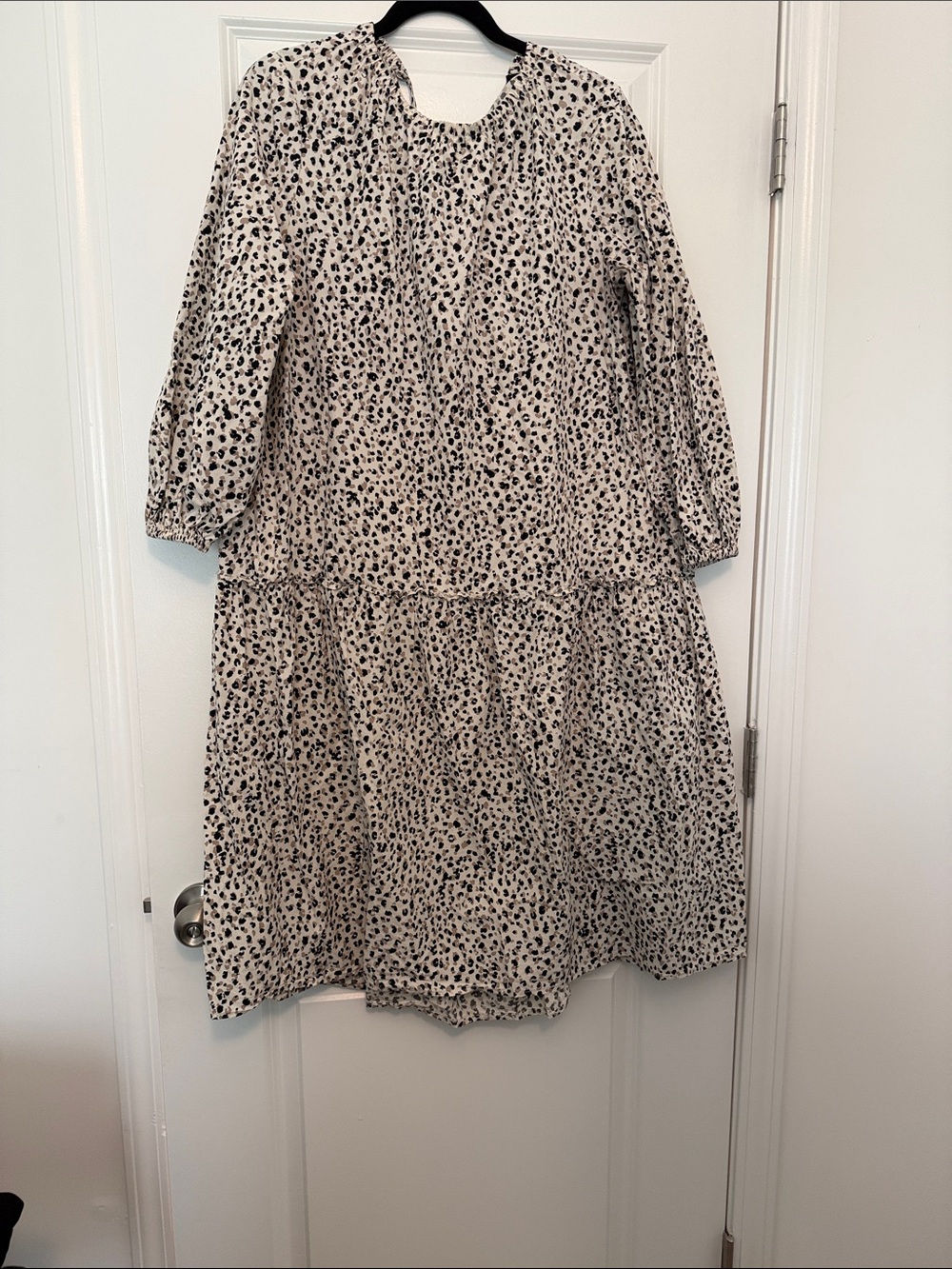 Who What Wear Cream and Black Printed Tiered Midi Dress